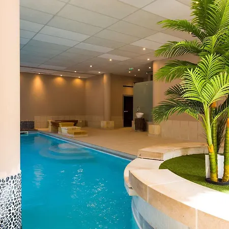 Apartamento à Saint-lary Avec Piscine, Sauna Et Parking Sécurisé - Fr-1-296-398