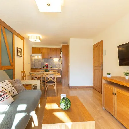 A Saint-lary Avec Piscine, Sauna Et Parking Securise - Fr-1-296-398 Apartman *