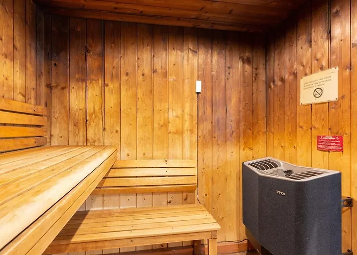 شقة A Saint-lary Avec Piscine, Sauna Et Parking Securise - Fr-1-296-398